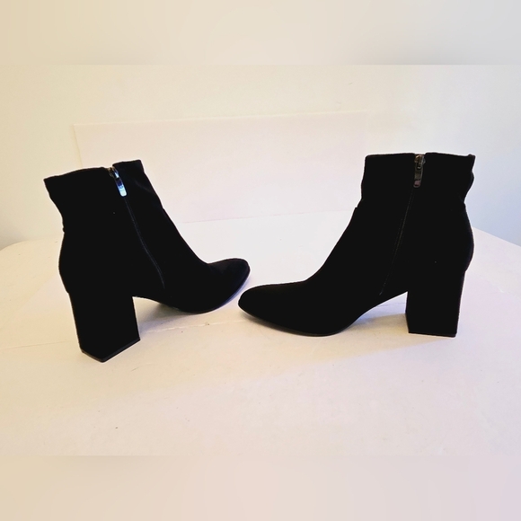 Marc Fisher Women's Faux Suede Black Ankle Booties Block Heels Size 11 - Picture 14 of 17